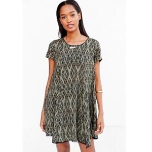 UO Silence + Noise Green Witchy T-shirt Dress S